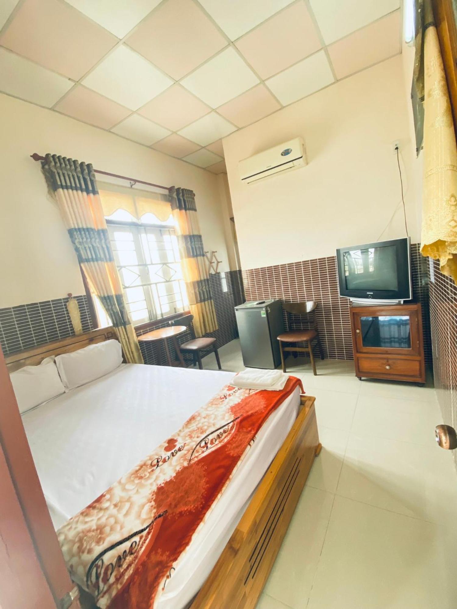 Ngoc Nga Hotel Phan Rang Værelse billede